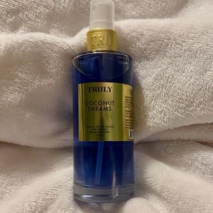 TRULY Coconut Dreams Blue Body Mist